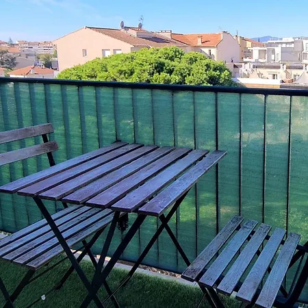 Bright Flat In Saint-raphael *